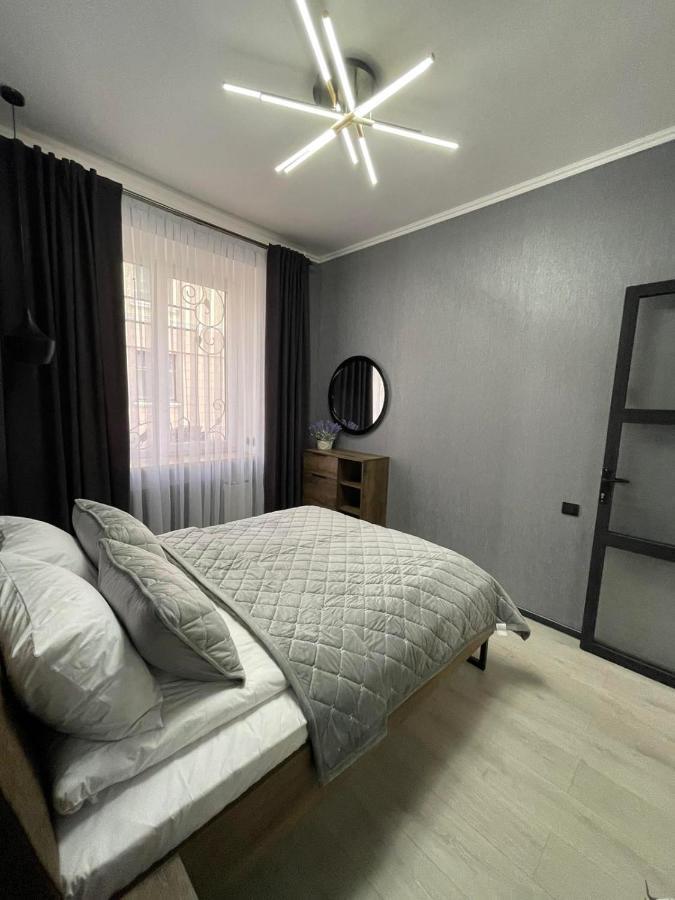 Vel Люкс Apartamento Chernivtsi Exterior foto