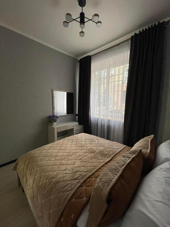 Vel Люкс Apartamento Chernivtsi Exterior foto