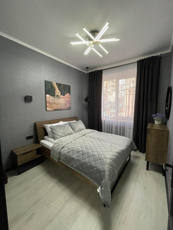 Vel Люкс Apartamento Chernivtsi Exterior foto