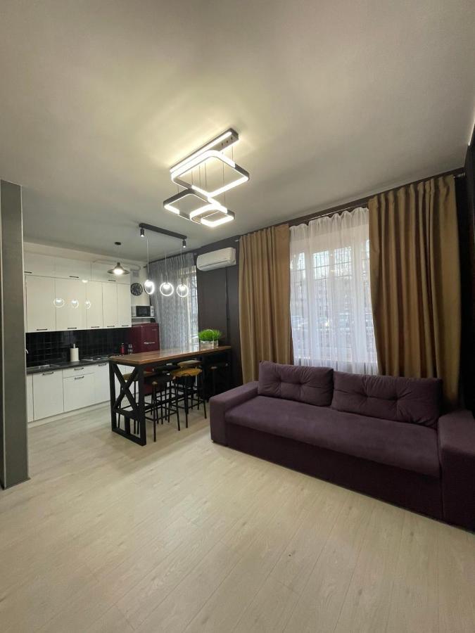 Vel Люкс Apartamento Chernivtsi Exterior foto