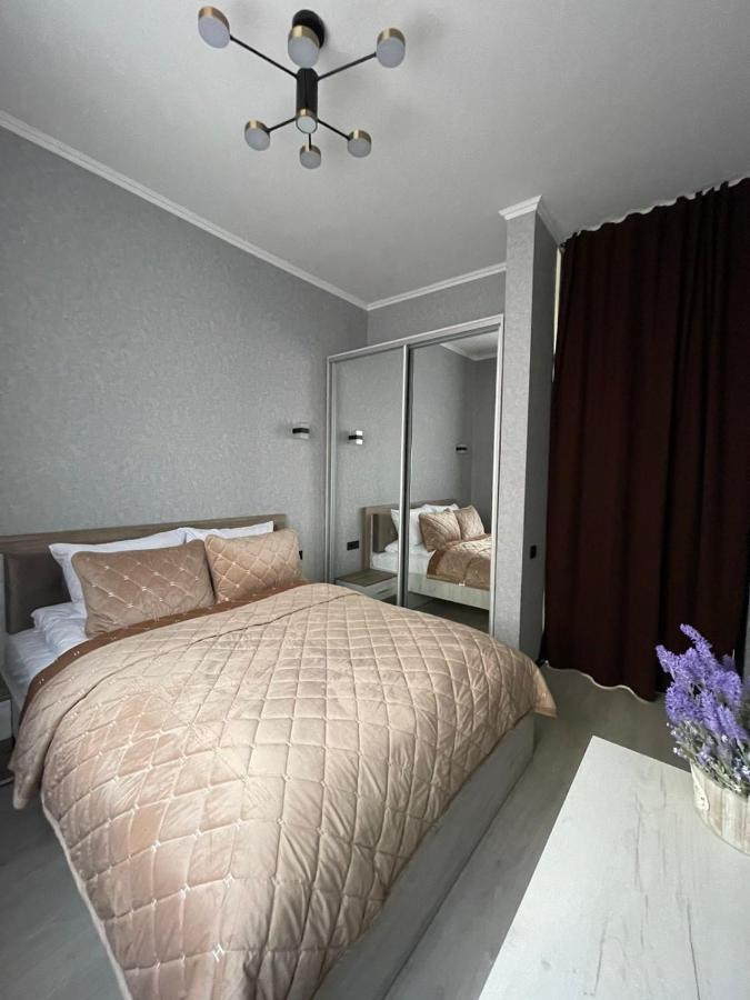 Vel Люкс Apartamento Chernivtsi Exterior foto
